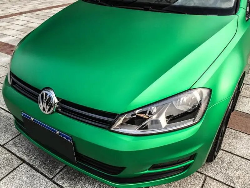 大众高尔夫7代陶瓷松石绿车身改色贴膜效果图