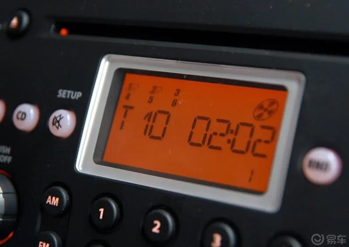 天语 SX4三厢 悦享版自动型音响显示屏