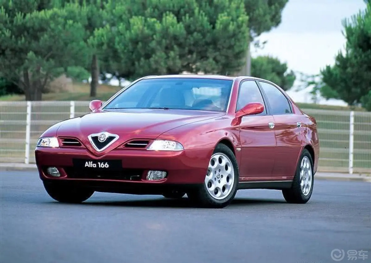 ALFA 166166 3.0侧前45度车头向左水平