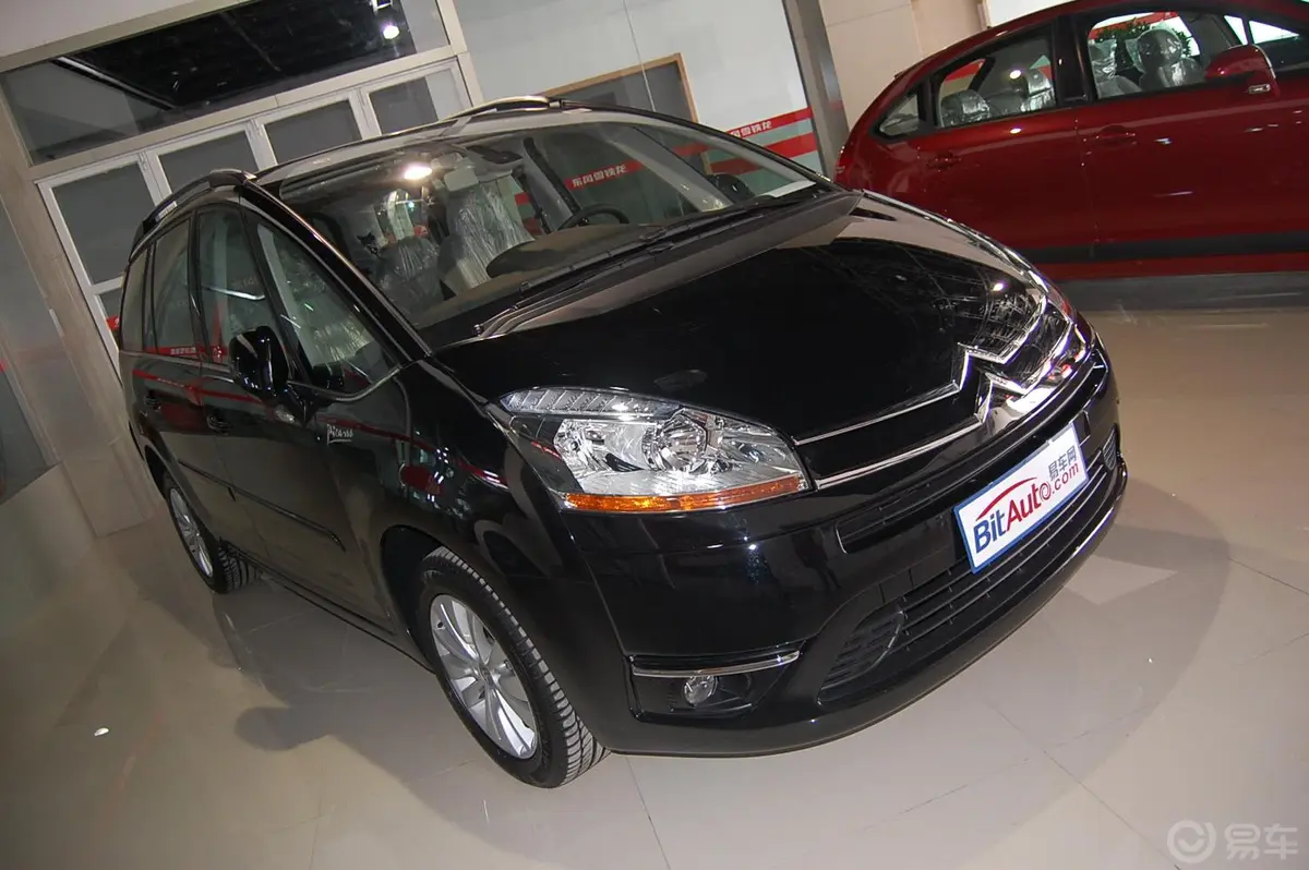 C4 PICASSO2.0i 16V 舒适版 7座外观