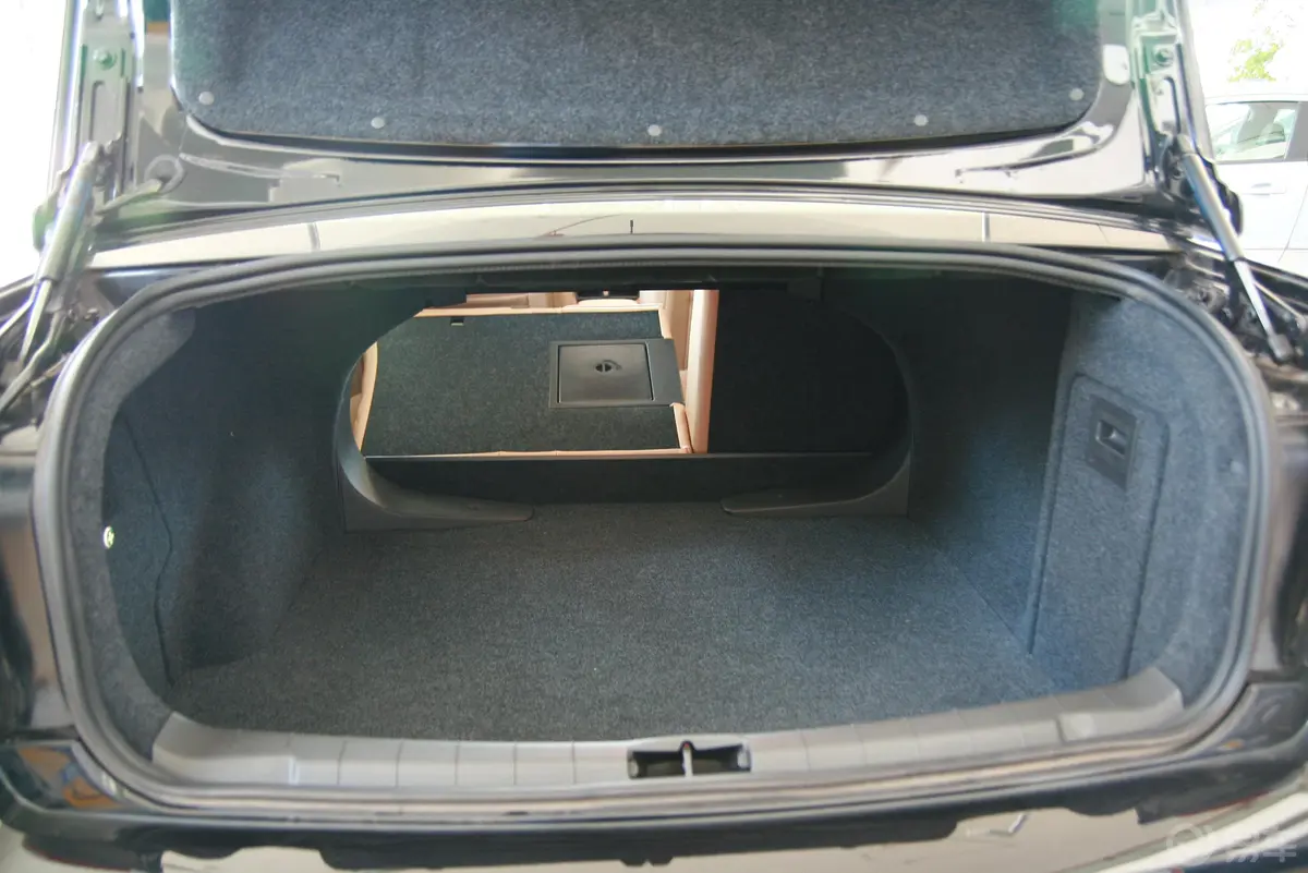 威达2.2L豪华导航版行李箱空间（后排左放倒）