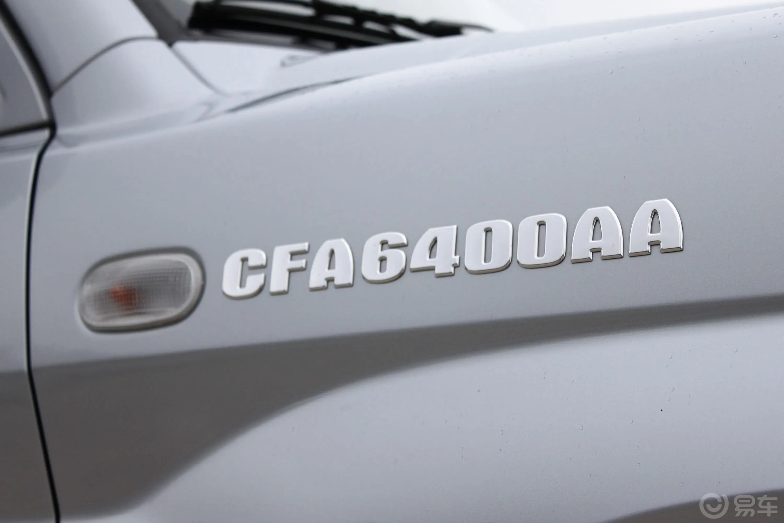 飞腾CFA6400A3手动标准型 4WD车侧标