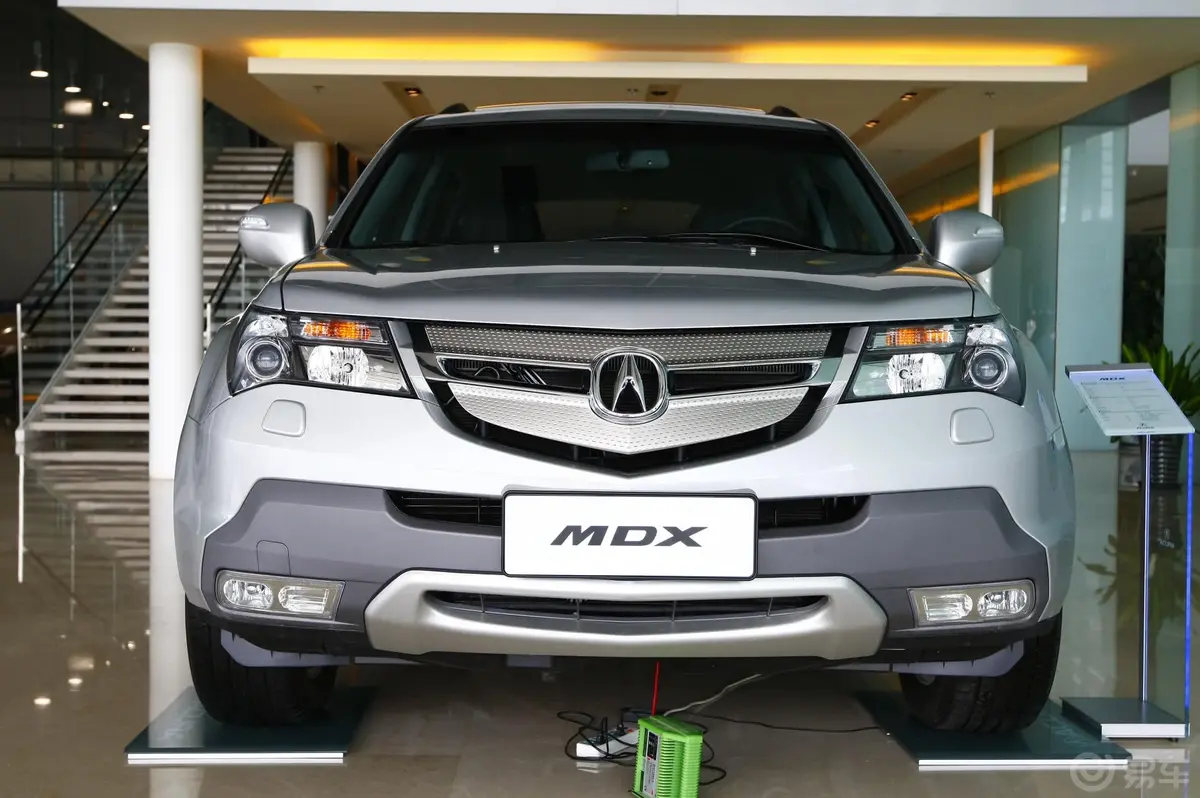 讴歌MDX3.7外观