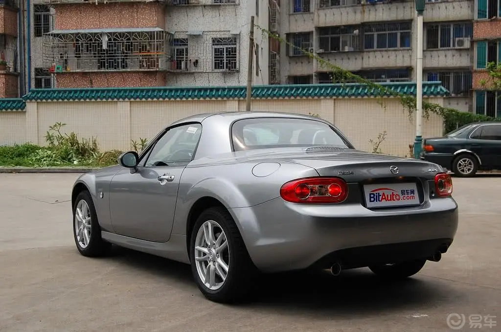 马自达MX-52.0L 标准型外观