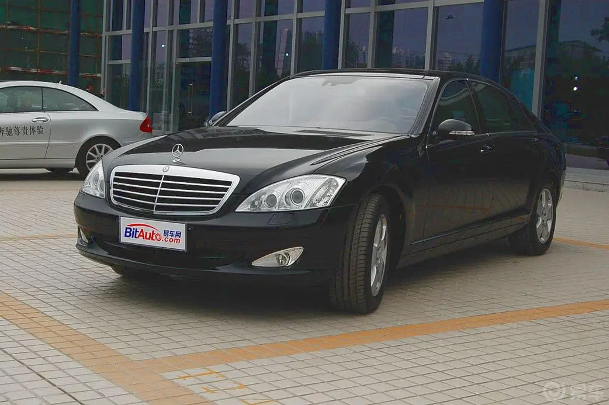 奔驰S级S 350 L动感型外观