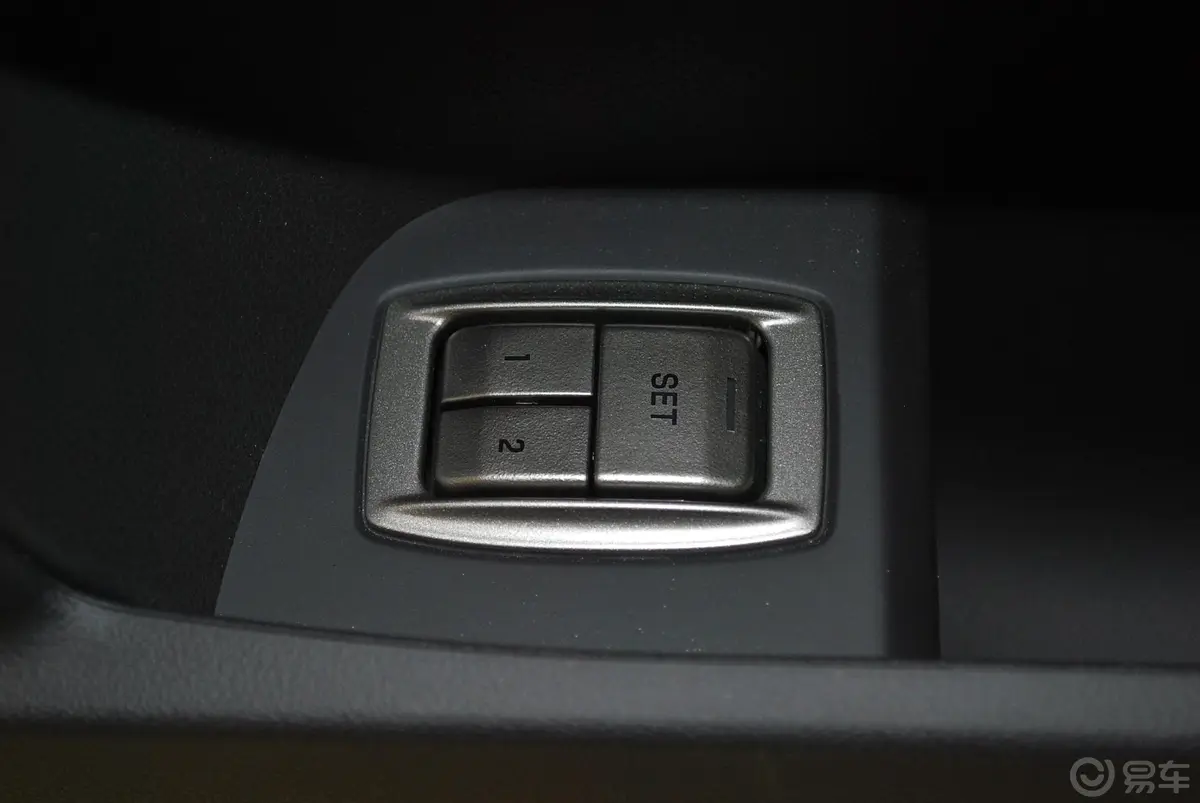 捷豹XF3.0L V6豪华版座椅记忆键