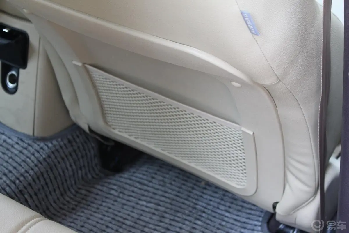 骏捷Wagon 1.8MT 舒适型前排座椅后储物袋