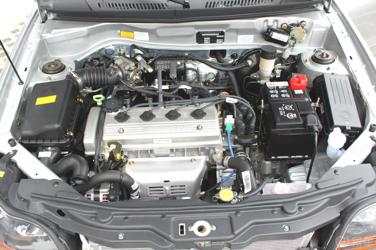 自由舰经典版 1.3L—MT 基本型内饰