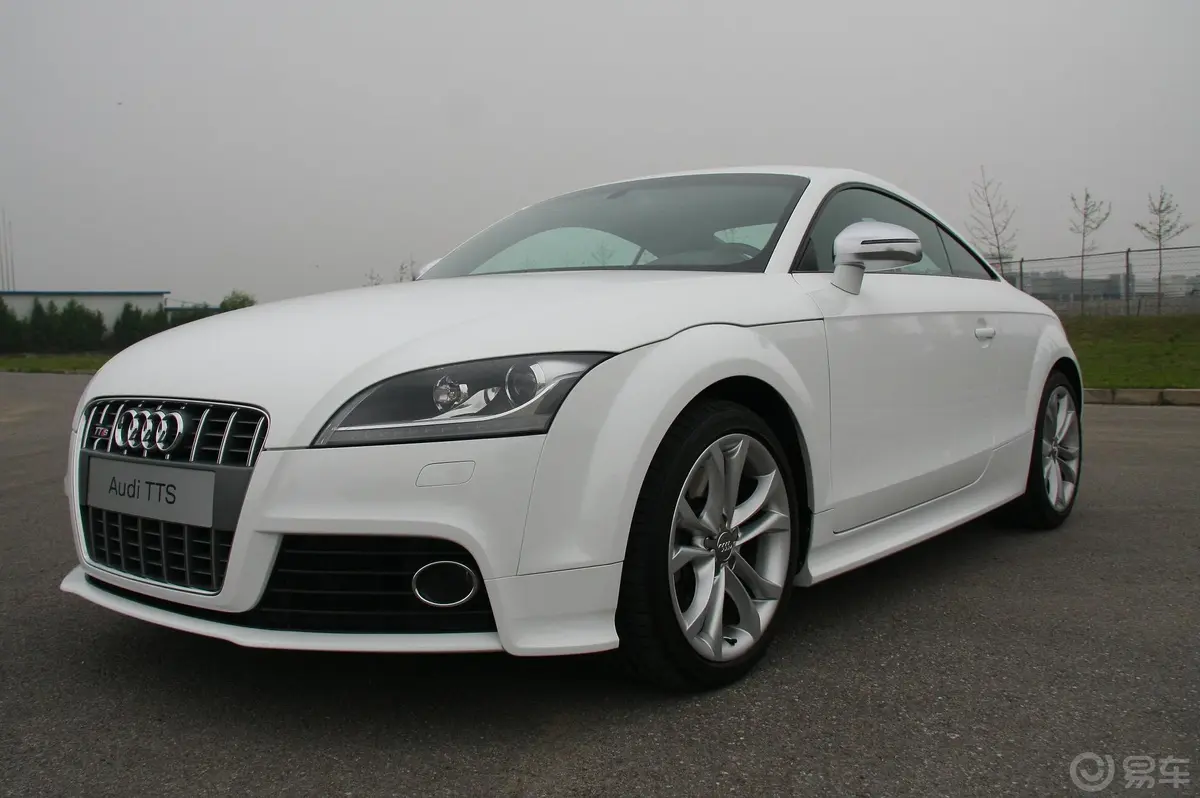 奥迪TTTTS Coupe 2.0 TFSI quattro S tronic外观