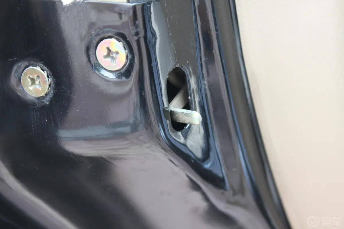 优利欧1.0L—MT基本型内饰