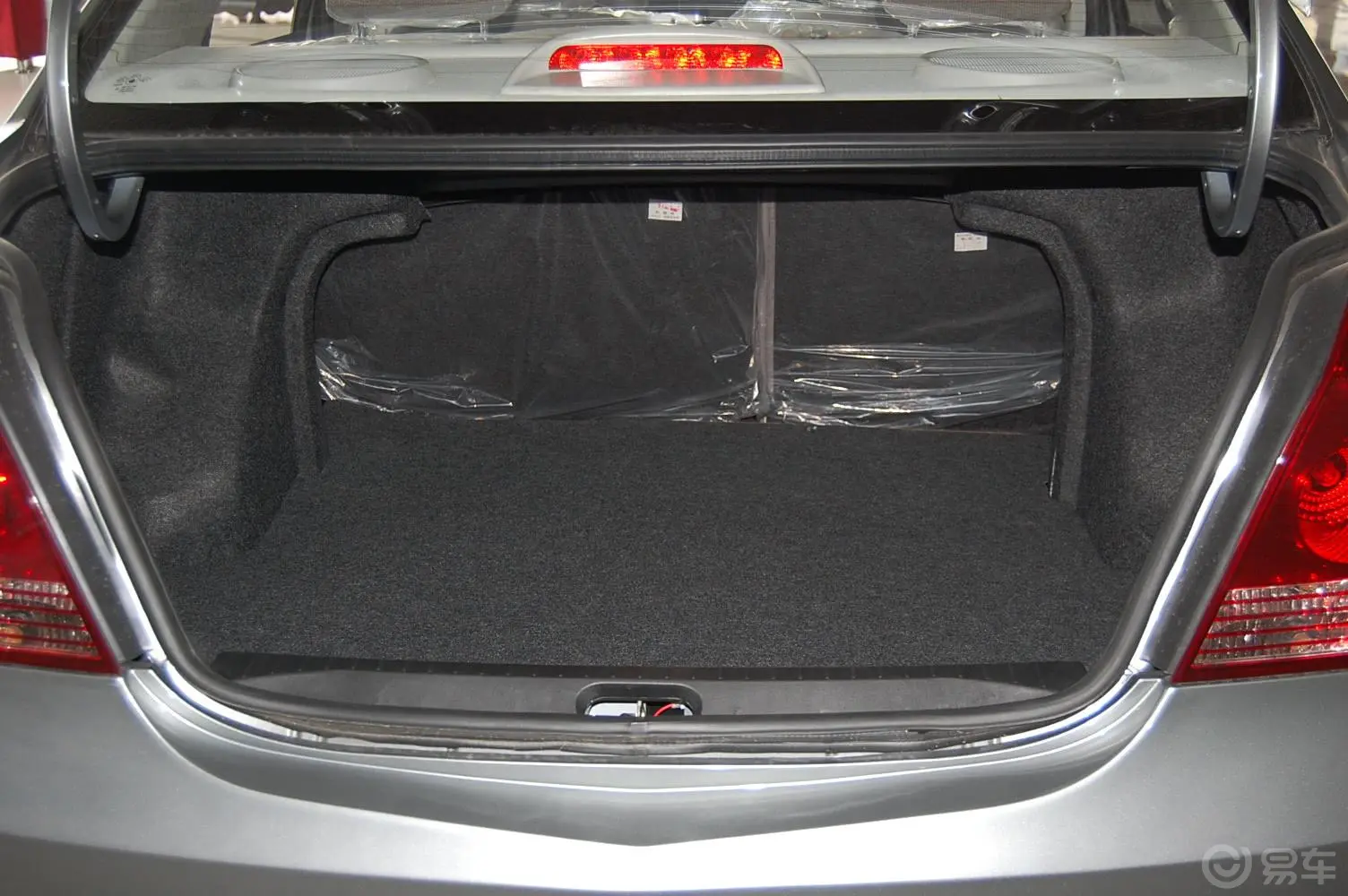 金刚2代 1.5L MT 标准型行李箱空间