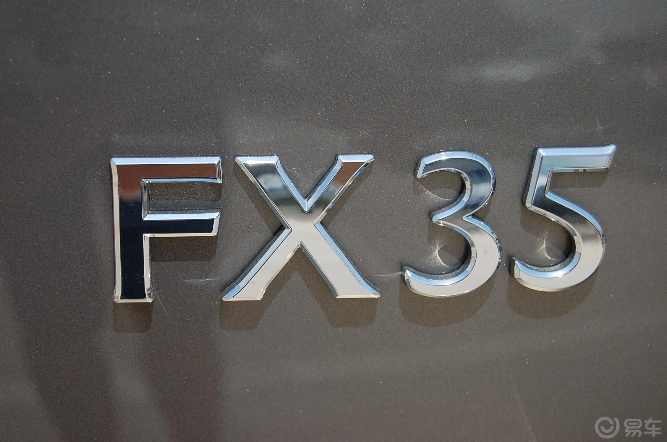 英菲尼迪FX35 超越版尾标
