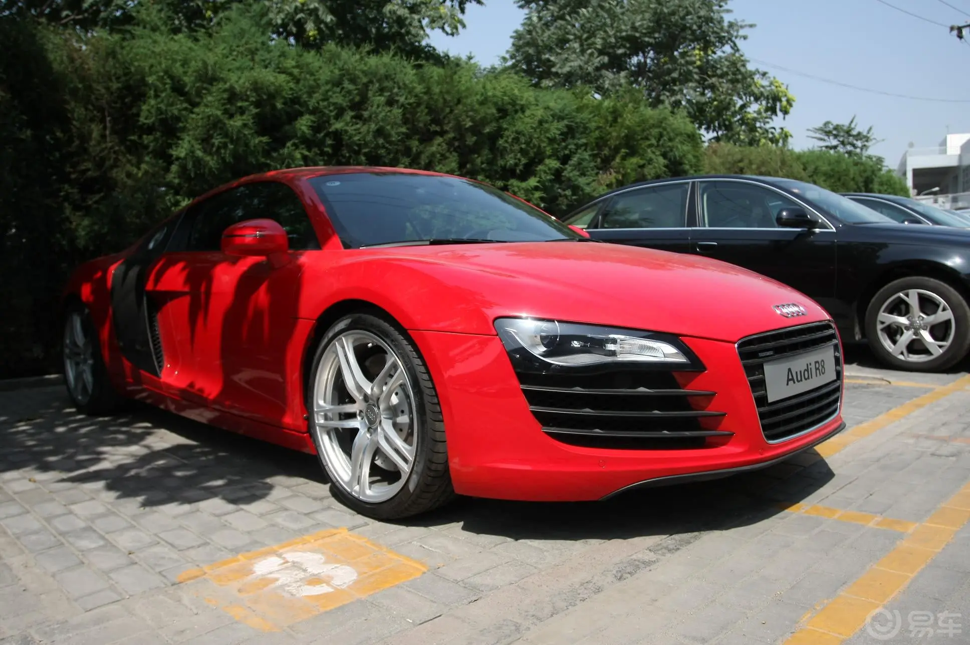 奥迪R84.2L FSI quattro外观