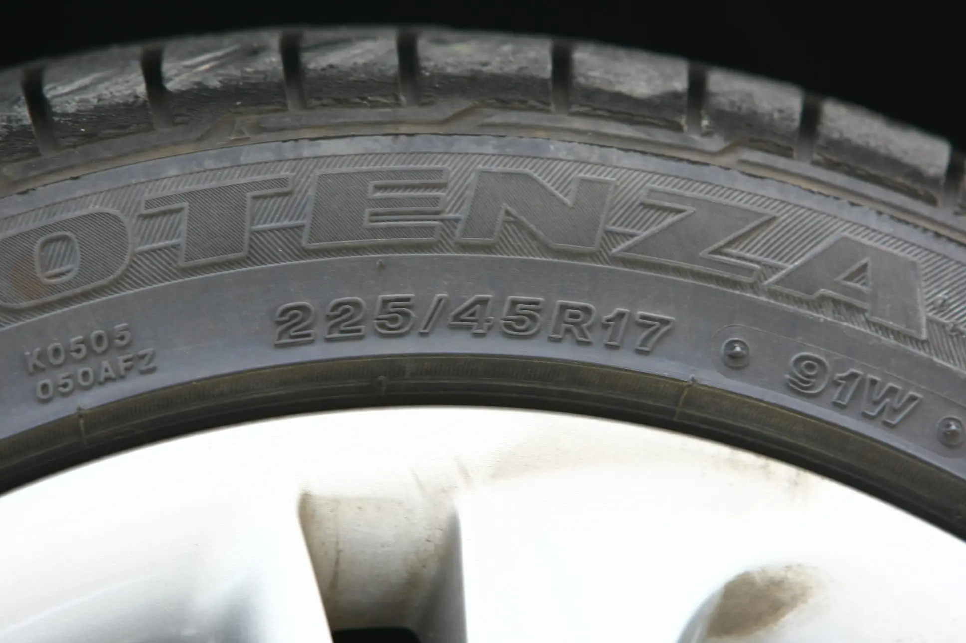 宝马Z4sDrive30i 锋尚型轮胎规格