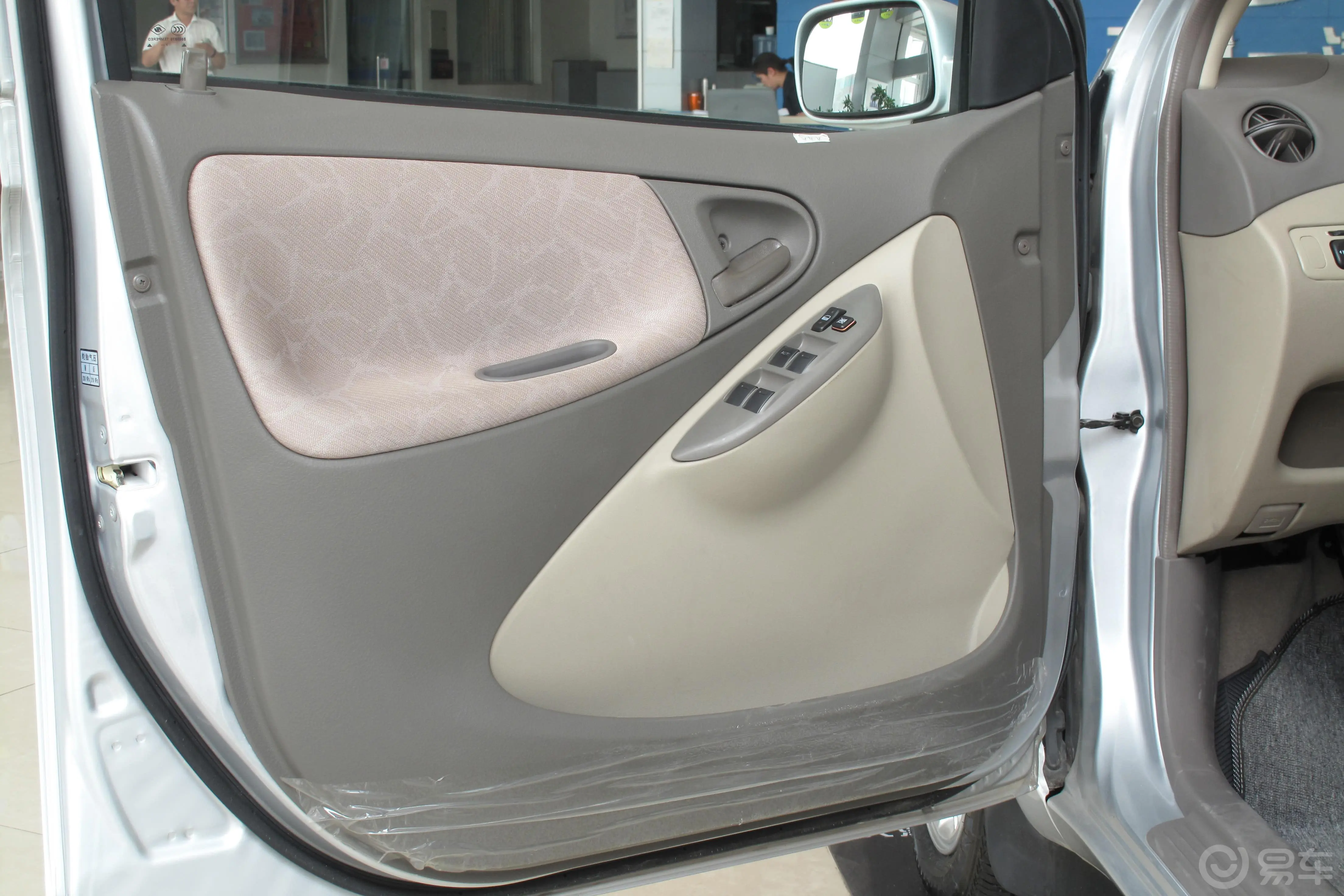 威乐新Vela1.5L 手动豪华型(国Ⅳ)驾驶员侧车门内门板