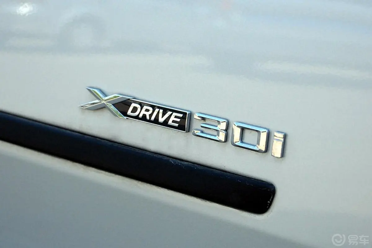 宝马X5(进口)xDrive30i 领先型车侧标