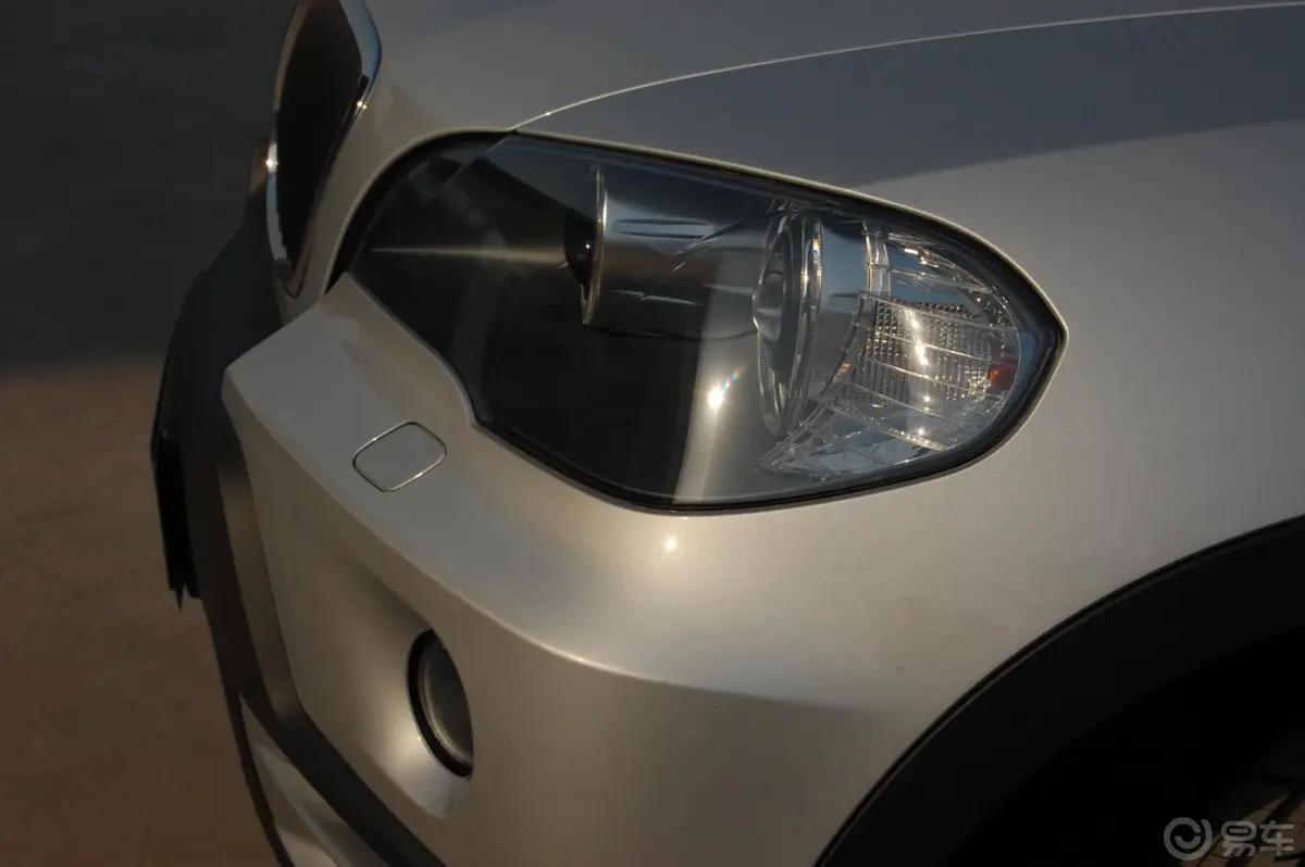 宝马X5(进口)xDrive30i 领先型大灯清洗装置