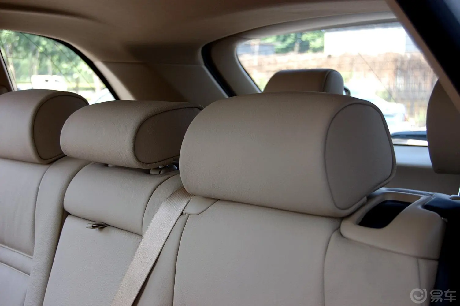 宝马X5(进口)xDrive30i 领先型后排头枕