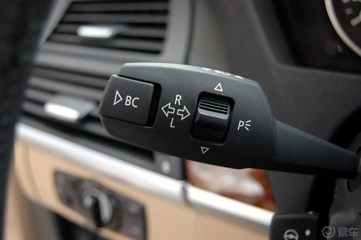 宝马X5(进口)xDrive30i 领先型大灯远近光调节柄