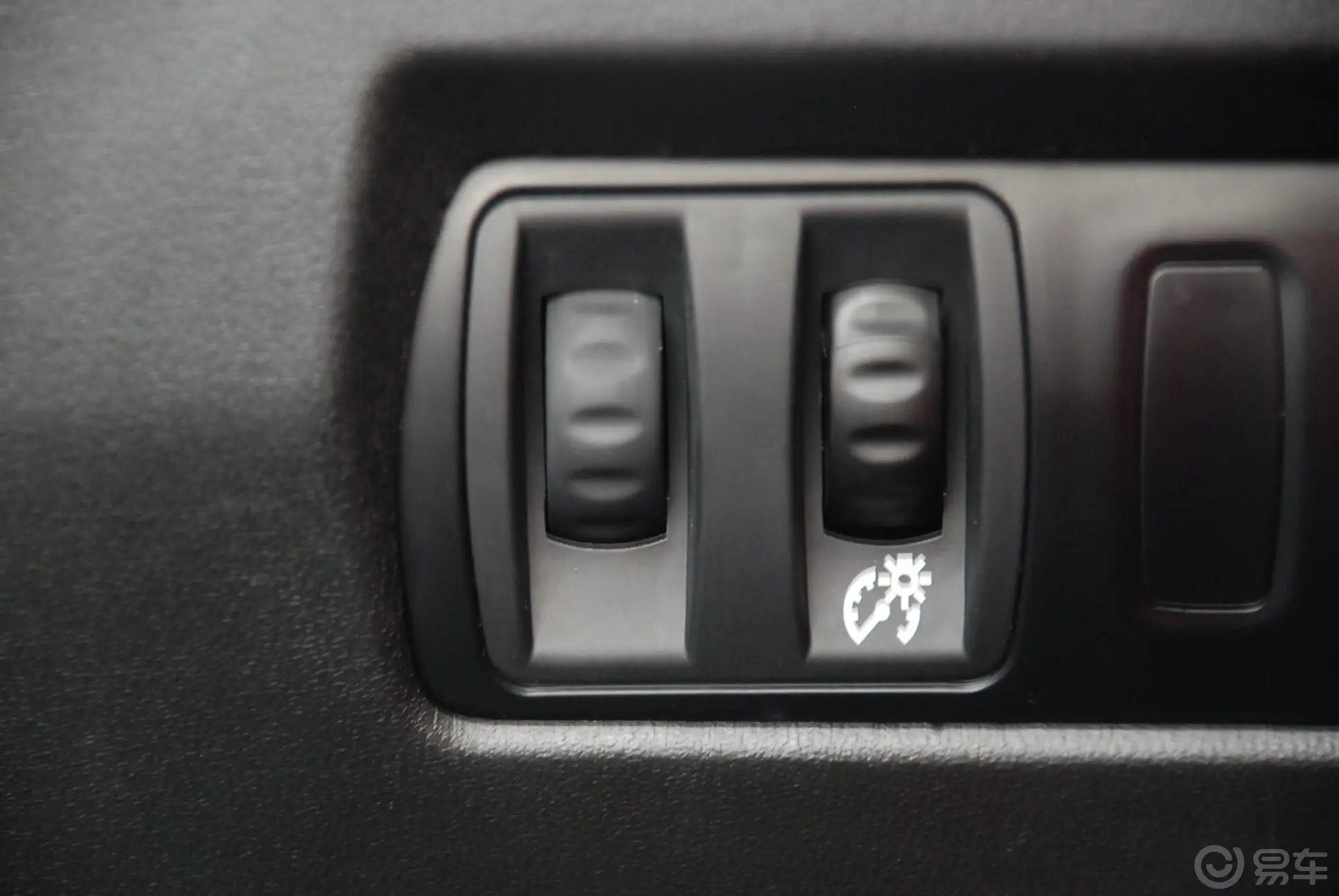 比亚迪S8尊贵型(自动)大灯调节键