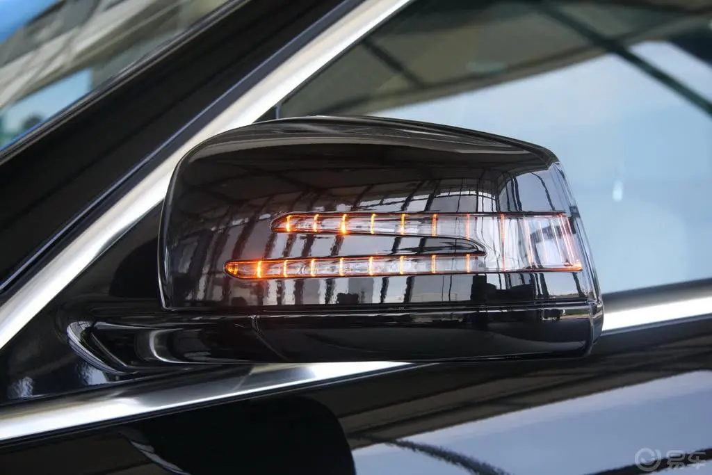 奔驰S级S 300 L 尊贵型后视镜转向灯（前）