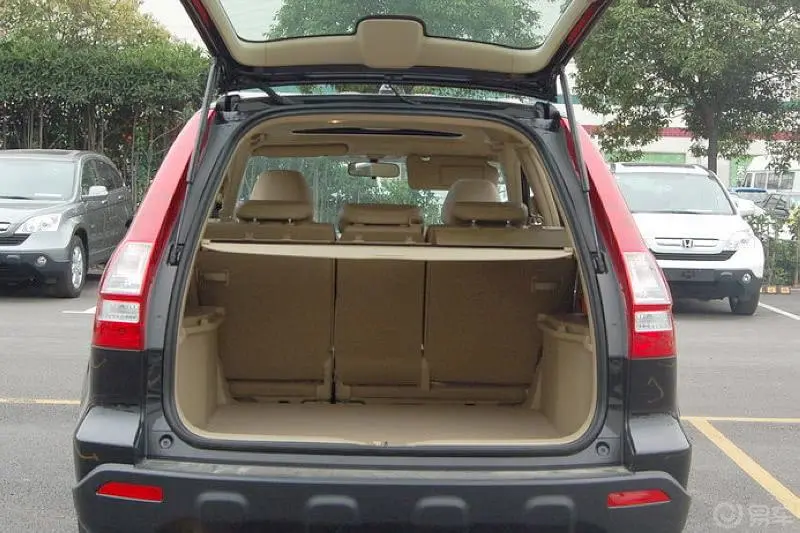 本田CR-V2.4尊贵版自动档 VTi—S AT行李箱空间