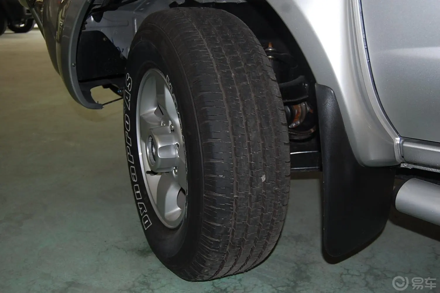 奥丁豪华型 4WD 柴油轮胎花纹