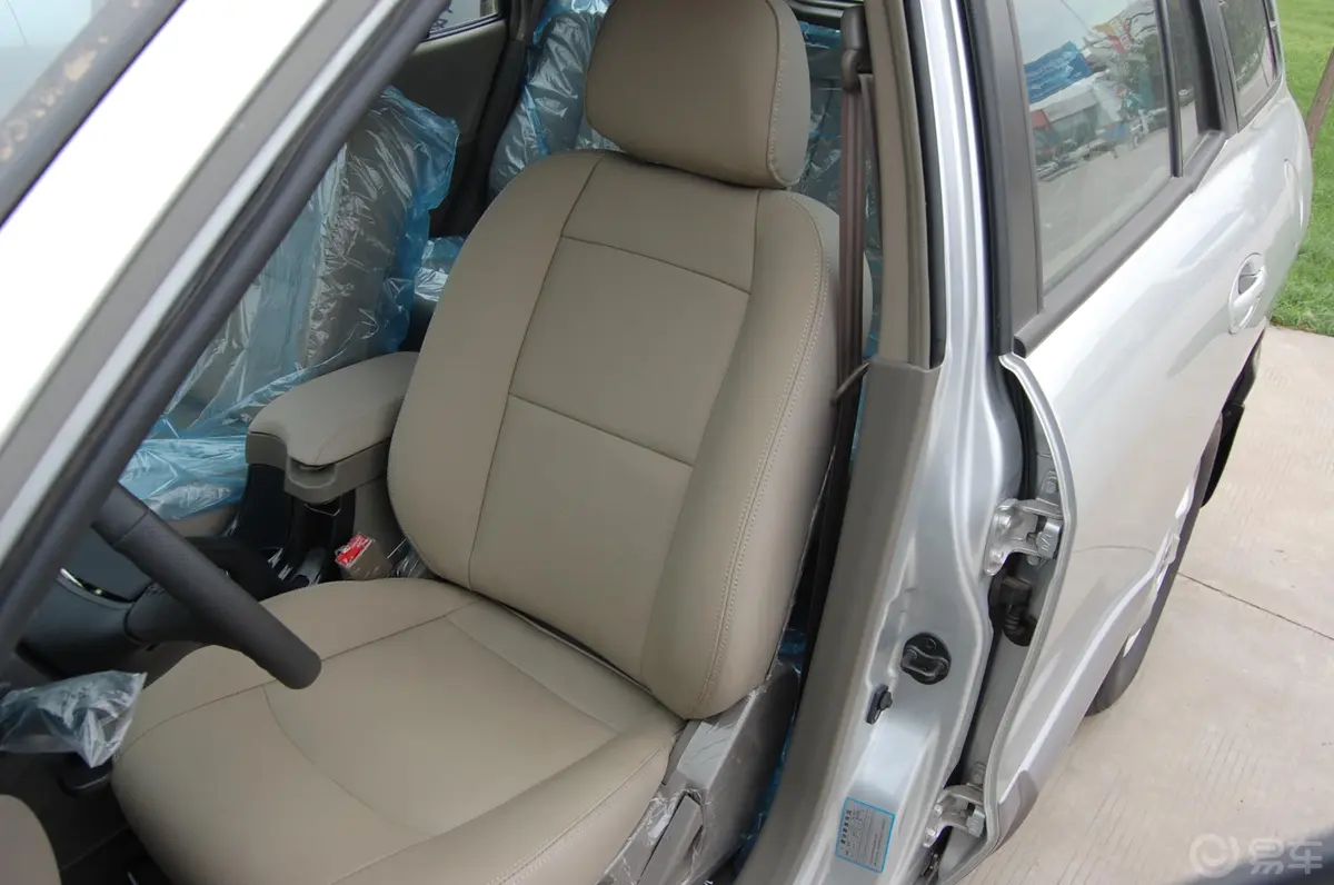 经典圣达菲1.8L 汽油两驱手动档 豪华版1驾驶员座椅