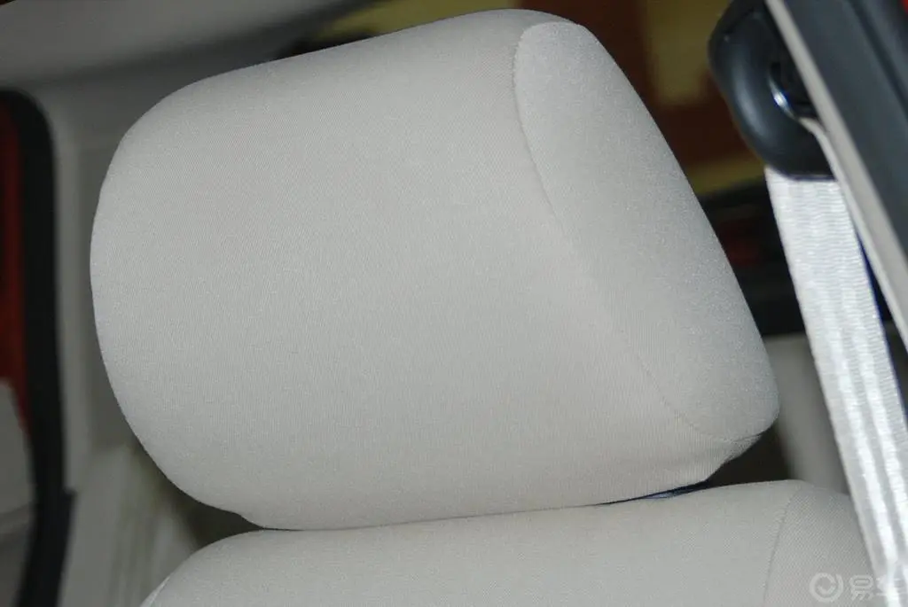 晶锐1.4L 手动晶致版驾驶员头枕