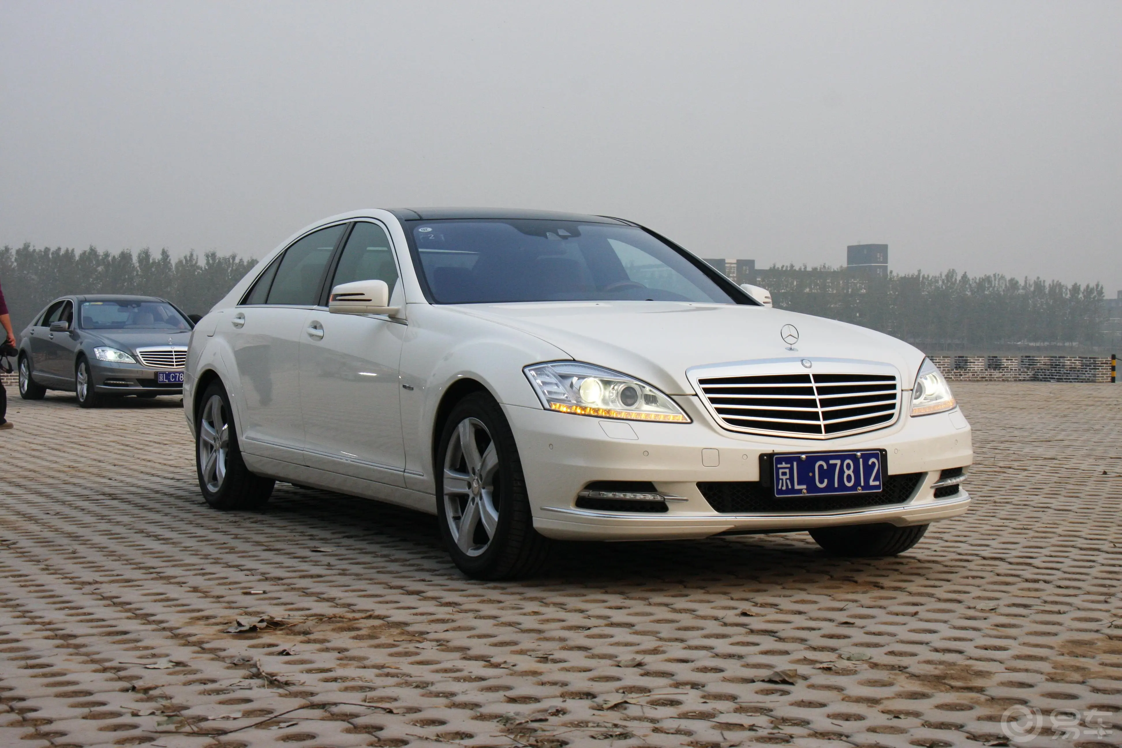 奔驰S级S 400 L HYBRID外观