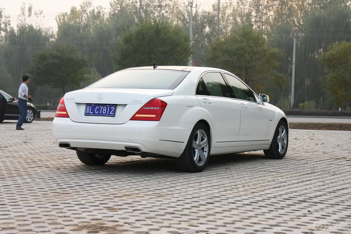 奔驰S级S 400 L HYBRID外观