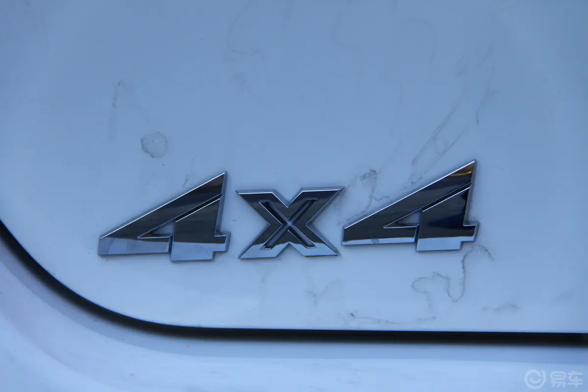 陆风X8豪华型 4X4 汽油外观
