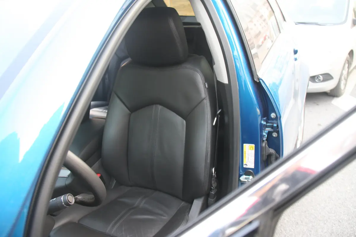 凯迪拉克SRX3.0L 旗舰型驾驶员座椅