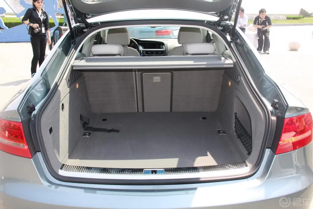 奥迪A5Sportback 2.0T 舒适型行李箱空间