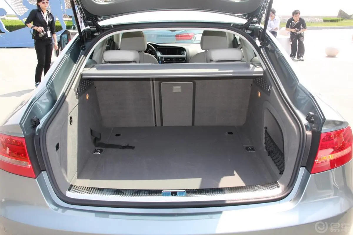 奥迪A5Sportback 2.0T 舒适型行李箱空间