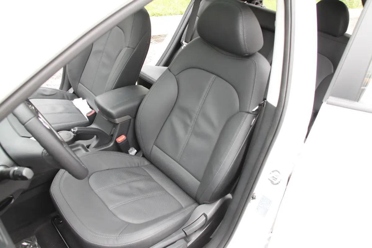 现代ix352.0 尊贵版 GLS 4WD AT驾驶员座椅
