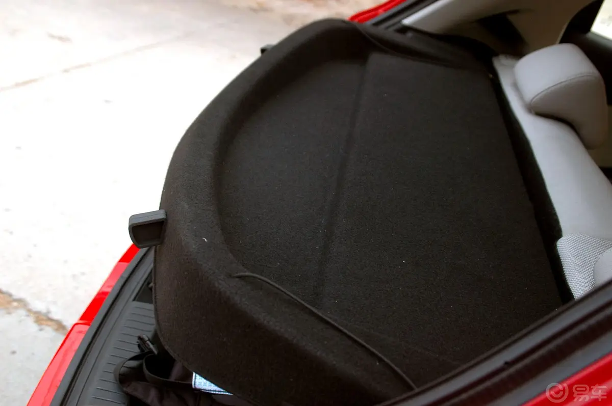 马自达2两厢 尊贵版 1.5AT行李箱可伸缩隔板