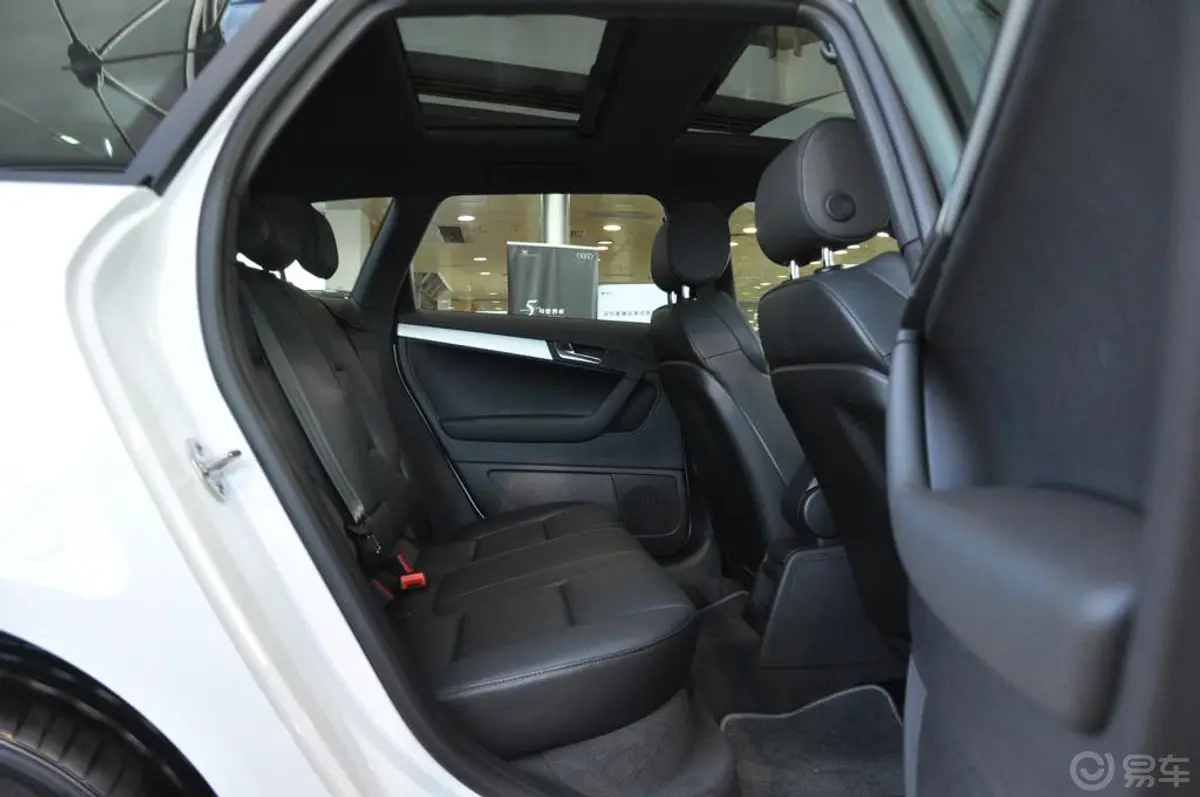 奥迪A3(进口)Sportback 首发限量版舒适型空间