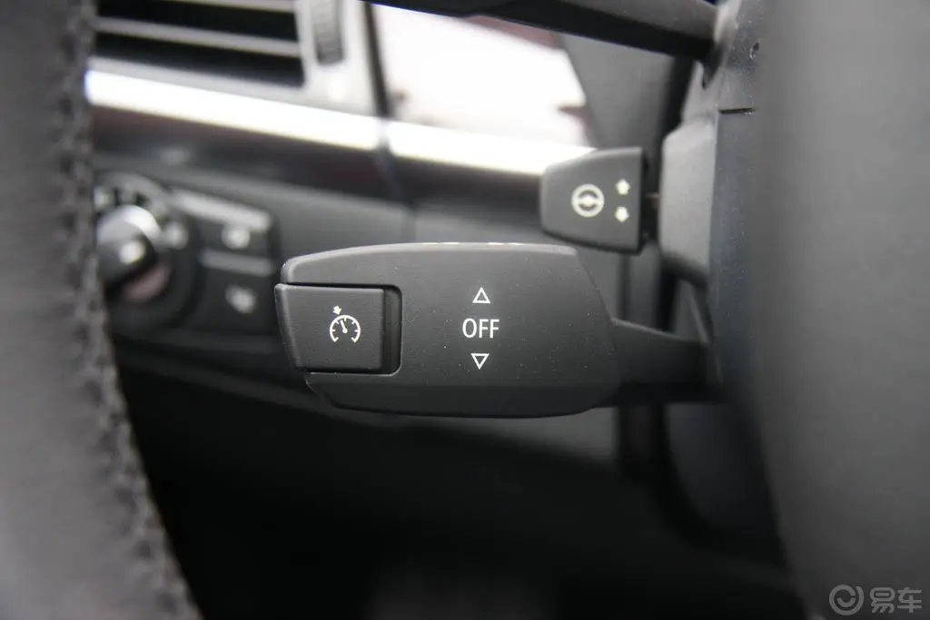 宝马X5(进口)xDrive35i 尊贵型巡航定速控制开关