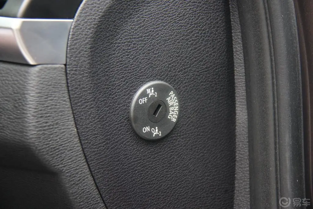宝马X5(进口)xDrive35i 尊贵型副驾驶气囊锁