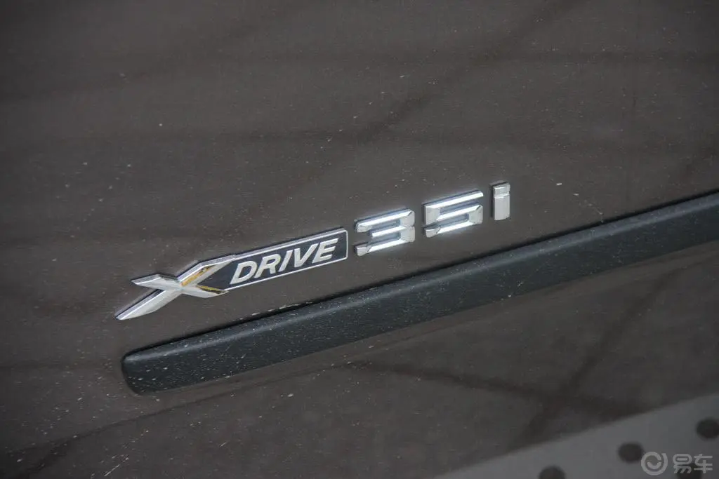 宝马X5(进口)xDrive35i 尊贵型车侧标