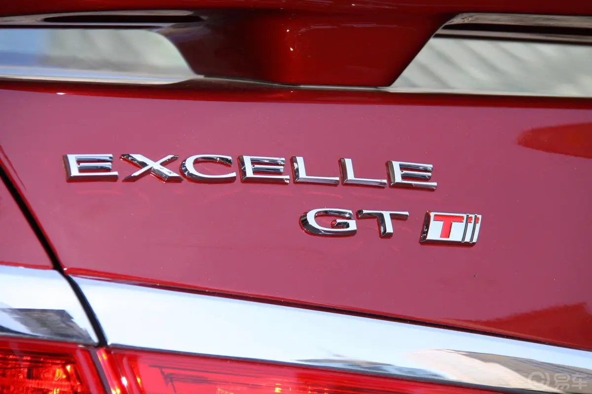 英朗GT 1.6T 新锐运动版尾标
