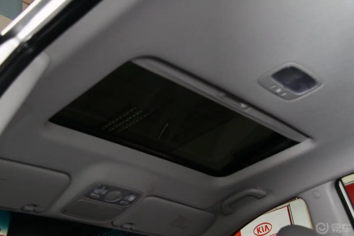 佳乐2.0 汽油 7座 自动舒适版仪表盘背光显示