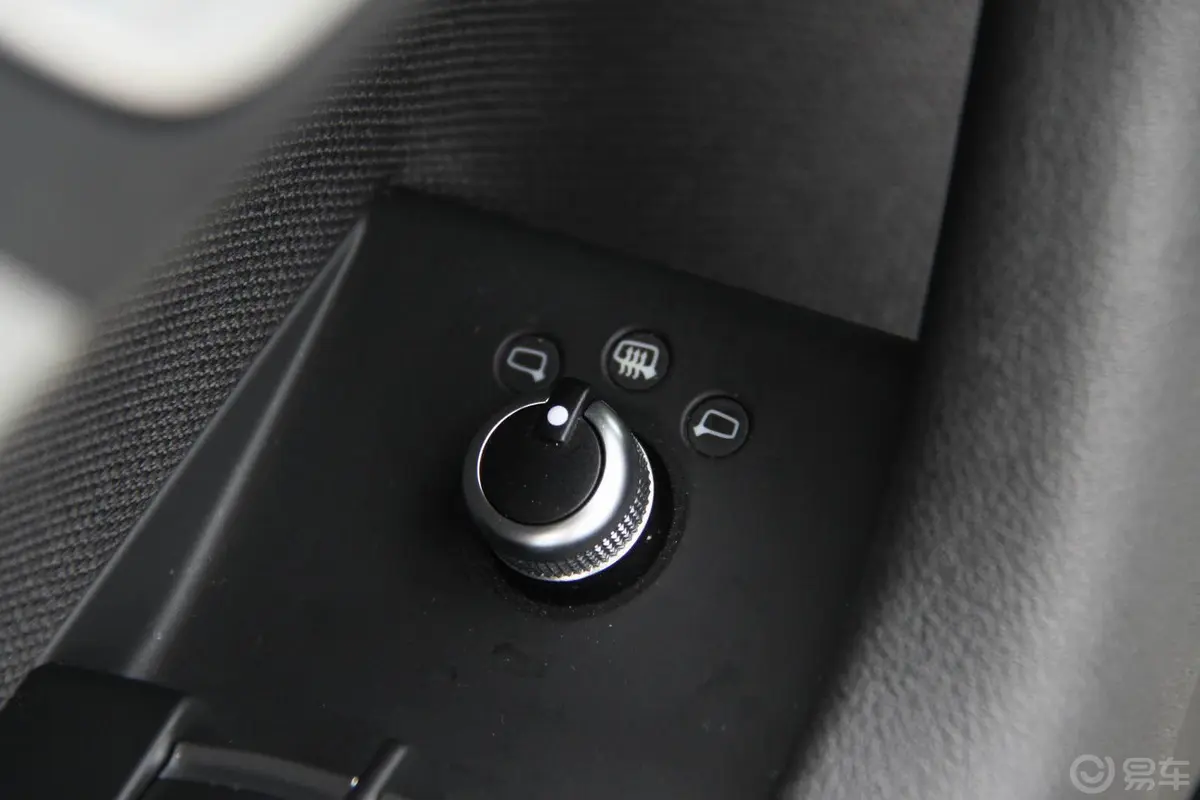 奥迪A3(进口)Sportback 1.4T 豪华型外后视镜控制键