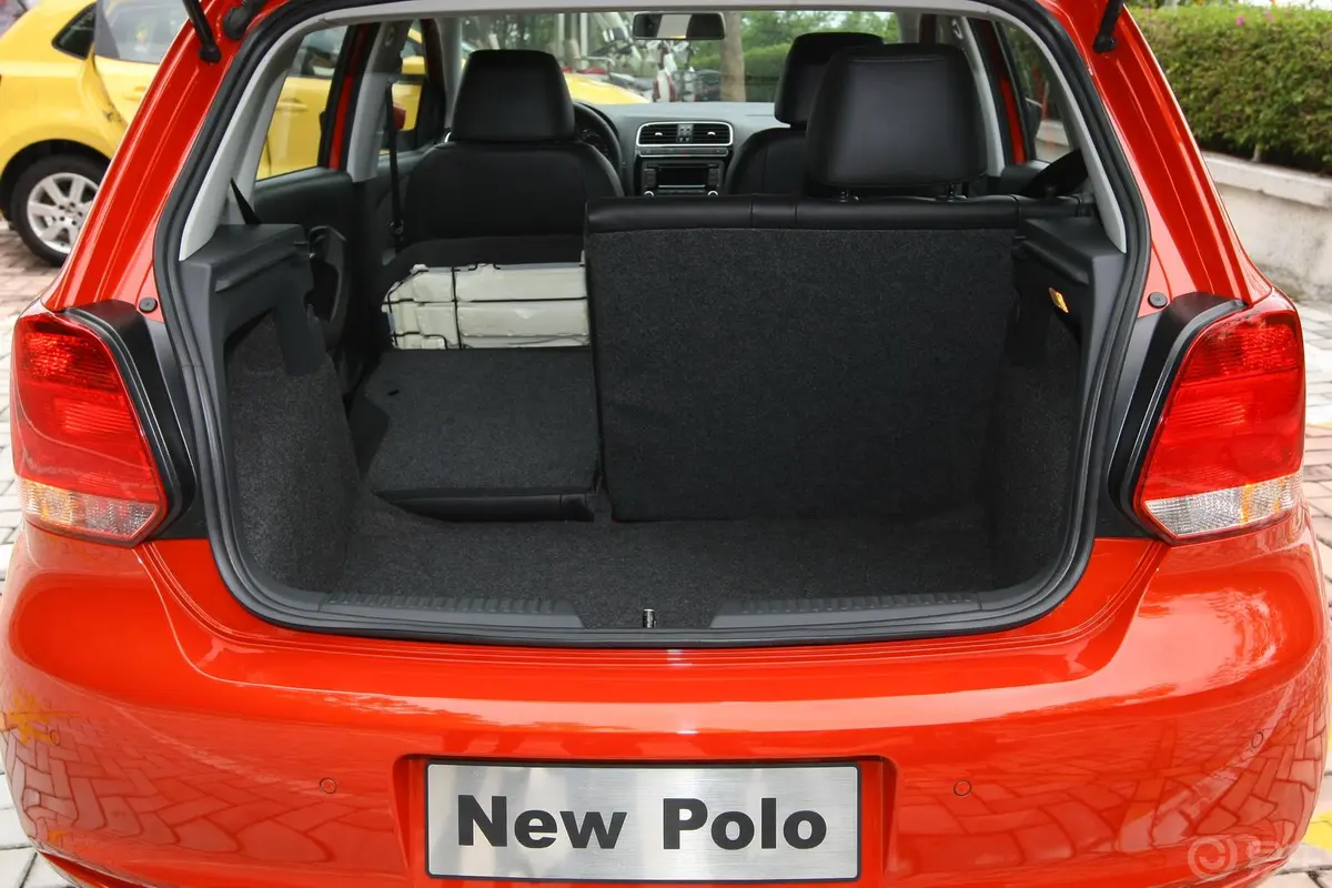 Polo1.6L 自动 致酷版空间