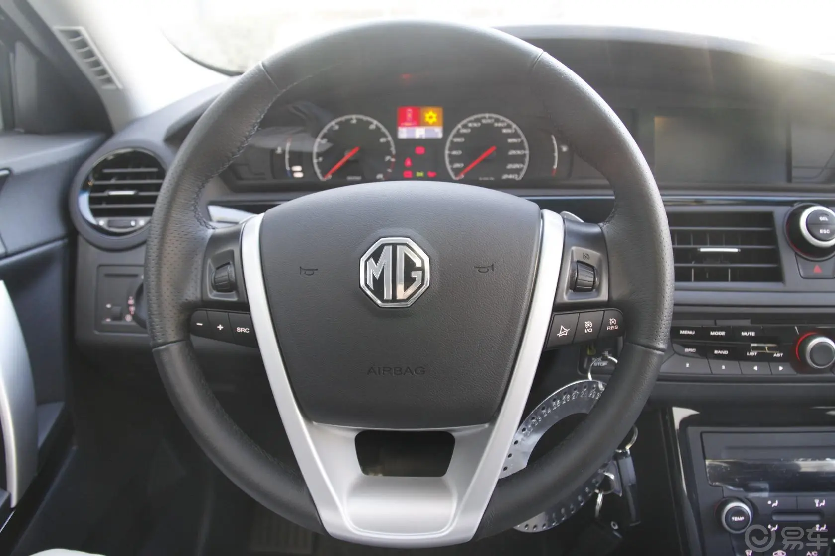 MG6Saloon 1.8 DVVT 自动 精英版内饰