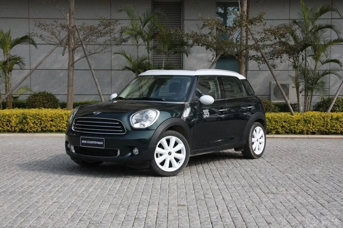 MINI COUNTRYMAN1.6L COOPER Excitement侧前45度车头向左水平