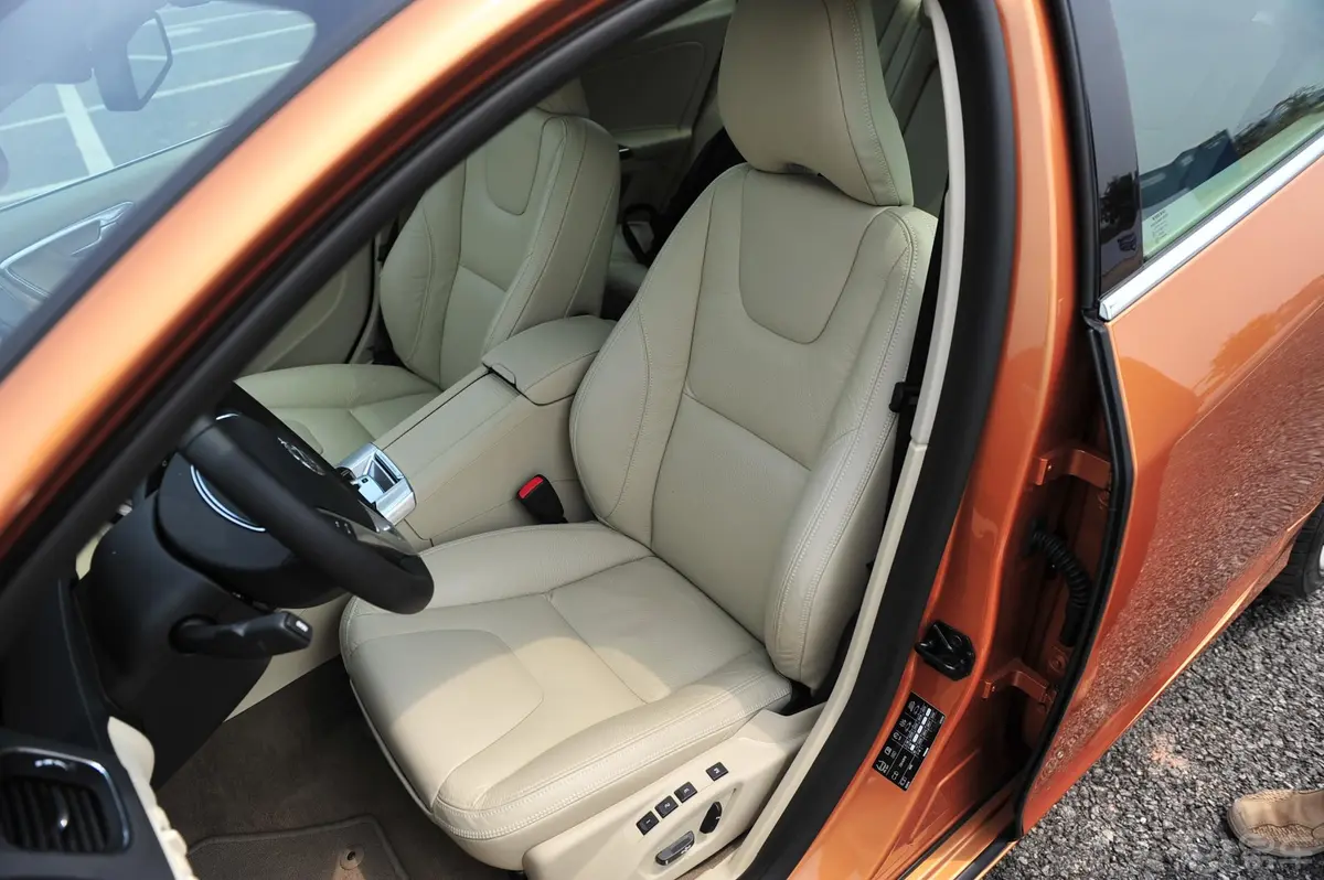 沃尔沃S60(进口)3.0T AWD 智尊版驾驶员座椅