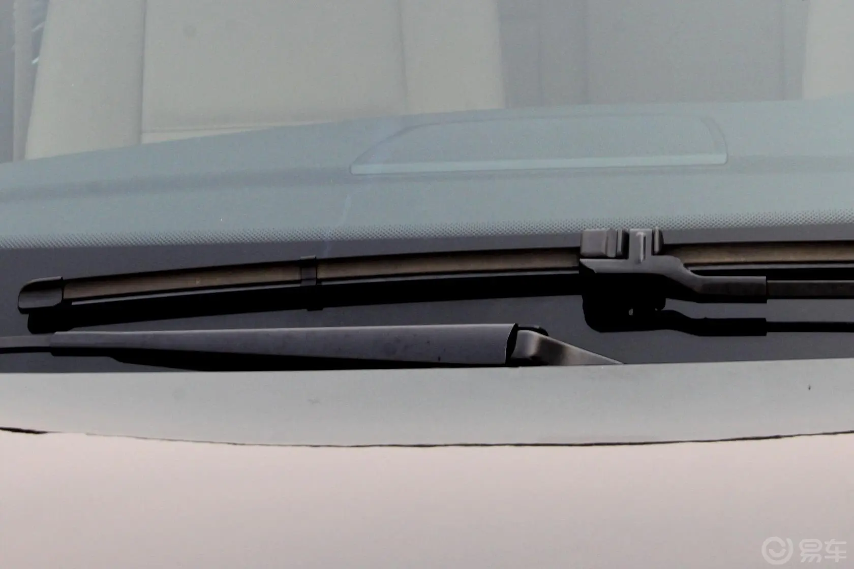 宝马X5(进口)xDrive35i  美规版雨刷器（前）