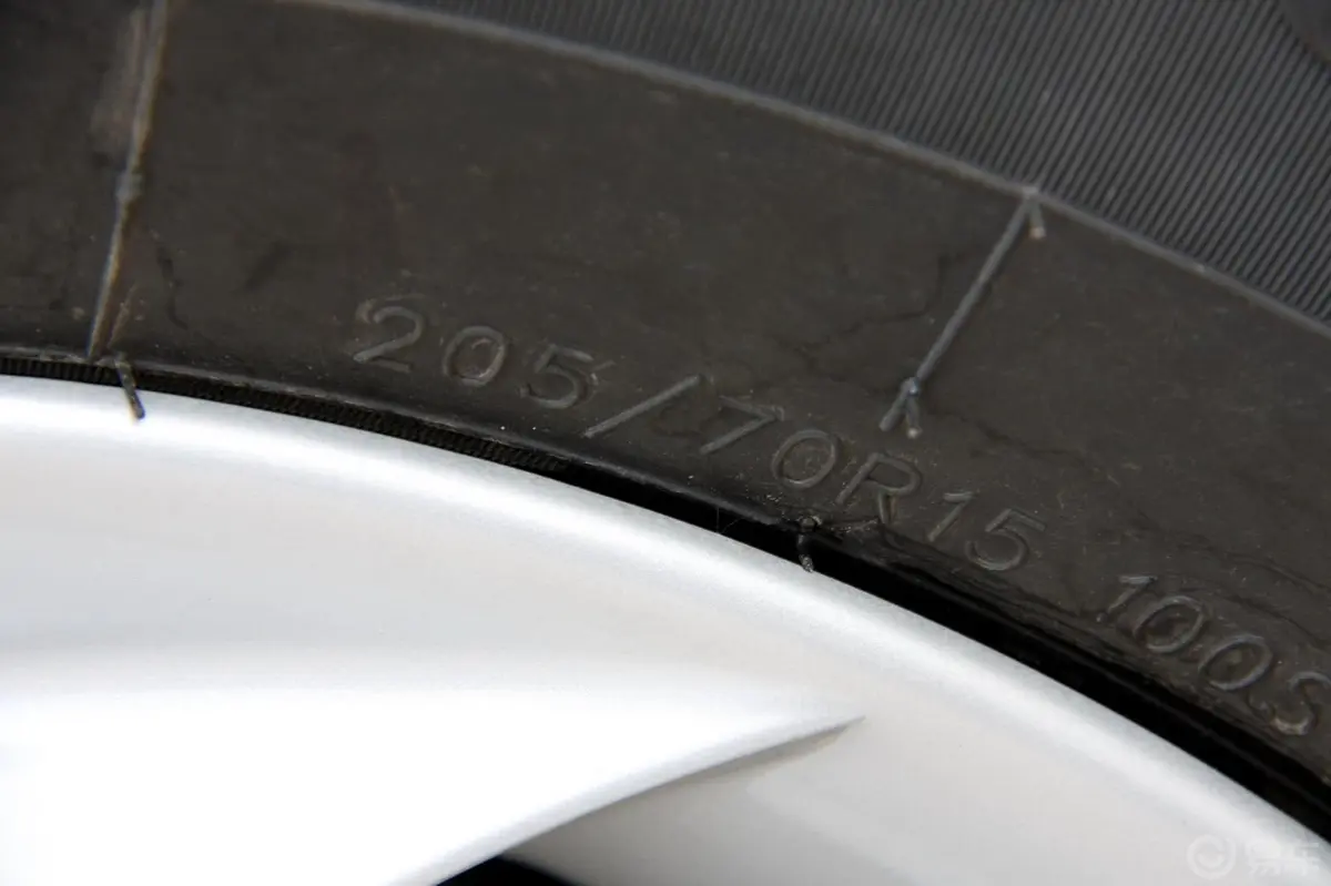 瑞风一家亲 2.4L汽油 手动标准版轮胎规格